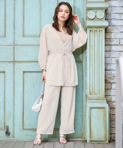 Feroux(フェルゥ)の「【sont. by Feroux】シアークレープワイド パンツ(その他パンツ・レディース・ベージュ系/ライトイエロー系・2)」の13枚目の写真