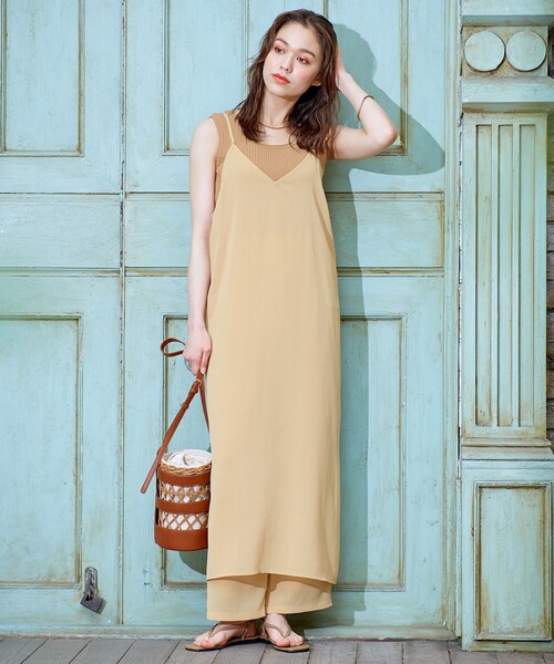 Feroux(フェルゥ)の「【sont. by Feroux】シアークレープワイド パンツ(その他パンツ・レディース・ベージュ系/ライトイエロー系・2)」の15枚目の写真