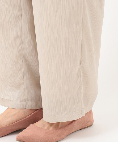 Feroux(フェルゥ)の「【sont. by Feroux】シアークレープワイド パンツ(その他パンツ・レディース・ベージュ系/ライトイエロー系・2)」の4枚目の写真