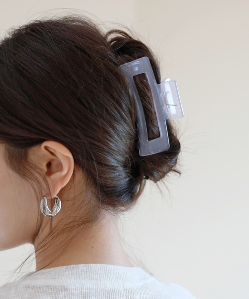 by muni:r(バイ ムニール)の「ビッグスクエアクリアヘアクリップ(バレッタ/ヘアクリップ・レディース・ブラウン/ピンク/グリーン/アイボリー・ONE SIZE)」の2枚目の写真