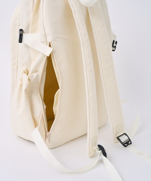 one after another NICE CLAUP（ワンアフターアナザーナイスクラップ）の「PVCリュック（ショルダーバッグ・レディース・ブラック/アイボリー/カーキ・FREE）」の19枚目の写真