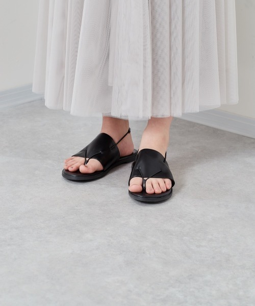 cepo(セポ)の「トングストラップ フラットサンダル(サンダル・レディース・ブラック/キャメル・M/L)」の3枚目の写真