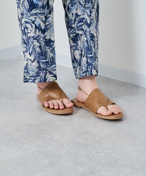 cepo(セポ)の「トングストラップ フラットサンダル(サンダル・レディース・ブラック/キャメル・M/L)」の7枚目の写真