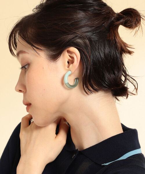 Ray BEAMS(レイビームス)の「KEANE / 2tone Hoop ピアス(ピアス(両耳用)・レディース・サックスブルー/オレンジ・ONE SIZE)」の6枚目の写真