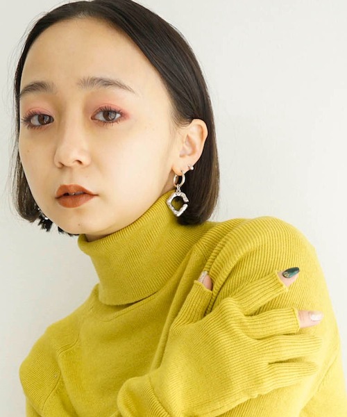 G.V.G.V.(ジーヴィージーヴィー)の「SIGNATURE "G" HOOP EARRING(ピアス(両耳用)・レディース・シルバー/ゴールド・ONE SIZE)」の11枚目の写真
