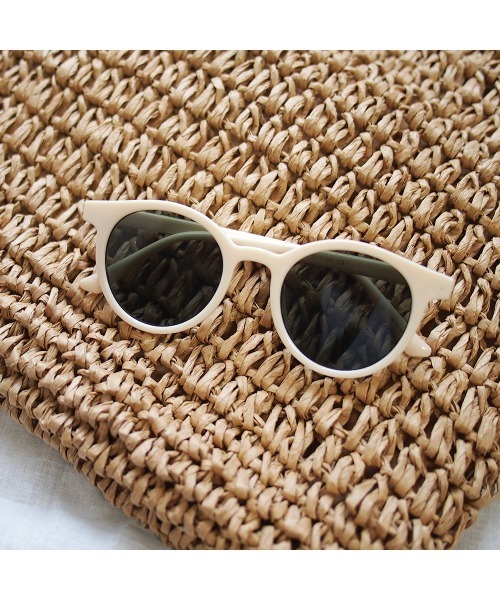 Marient（マリエント）の「Round Frame Sunglasses/サングラス（サングラス・レディース・ブラック/アイボリー・FREE）」の3枚目の写真