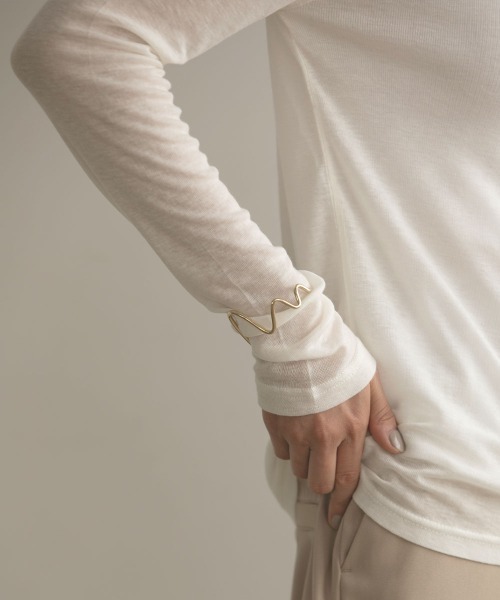 marjour（マージュール）の「WAVE LINE BRACELET（ブレスレット・レディース・シルバー/ゴールド・FREE）」の5枚目の写真