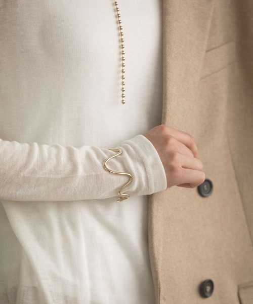 marjour（マージュール）の「WAVE LINE BRACELET（ブレスレット・レディース・シルバー/ゴールド・FREE）」の9枚目の写真