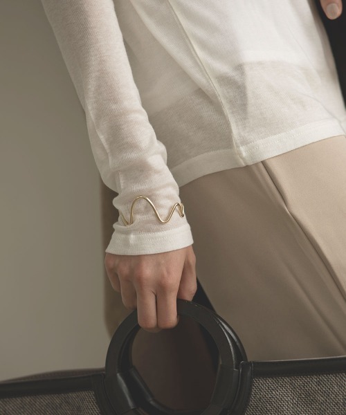 marjour（マージュール）の「WAVE LINE BRACELET（ブレスレット・レディース・シルバー/ゴールド・FREE）」の6枚目の写真