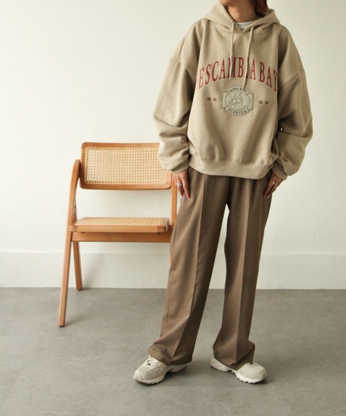 Chillfar（チルファー）の「アソートロゴプリント裏起毛ビッグシルエットプルパーカー（パーカー・レディース・ダークグリーン/ベージュ/ネイビー/カーキ/オートミール/アイボリー系・MEDIUM/LARGE）」の11枚目の写真