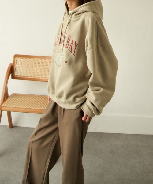 Chillfar（チルファー）の「アソートロゴプリント裏起毛ビッグシルエットプルパーカー（パーカー・レディース・ダークグリーン/ベージュ/ネイビー/カーキ/オートミール/アイボリー系・MEDIUM/LARGE）」の12枚目の写真