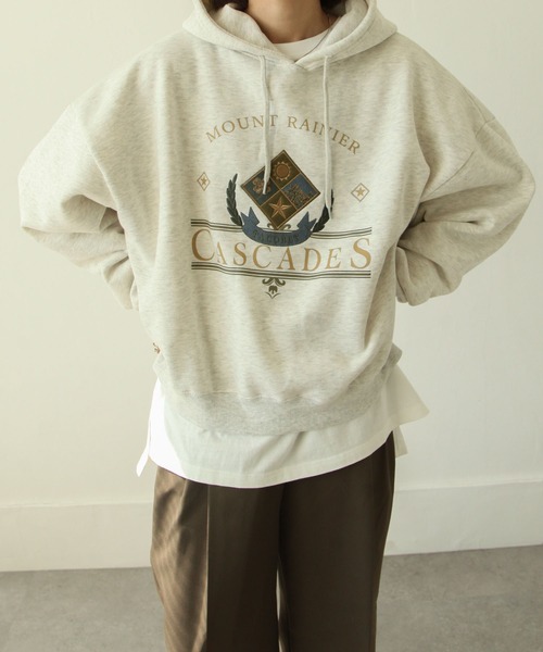 Chillfar（チルファー）の「アソートロゴプリント裏起毛ビッグシルエットプルパーカー（パーカー・レディース・ダークグリーン/ベージュ/ネイビー/カーキ/オートミール/アイボリー系・MEDIUM/LARGE）」の17枚目の写真