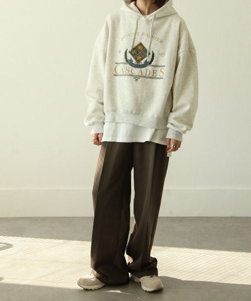 Chillfar（チルファー）の「アソートロゴプリント裏起毛ビッグシルエットプルパーカー（パーカー・レディース・ダークグリーン/ベージュ/ネイビー/カーキ/オートミール/アイボリー系・MEDIUM/LARGE）」の16枚目の写真