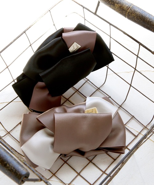 colleca la（コレカラ）の「バイカラーリボンバナナクリップ（バレッタ/ヘアクリップ・レディース・ブラック/モカ・ﾌﾘ-）」の5枚目の写真