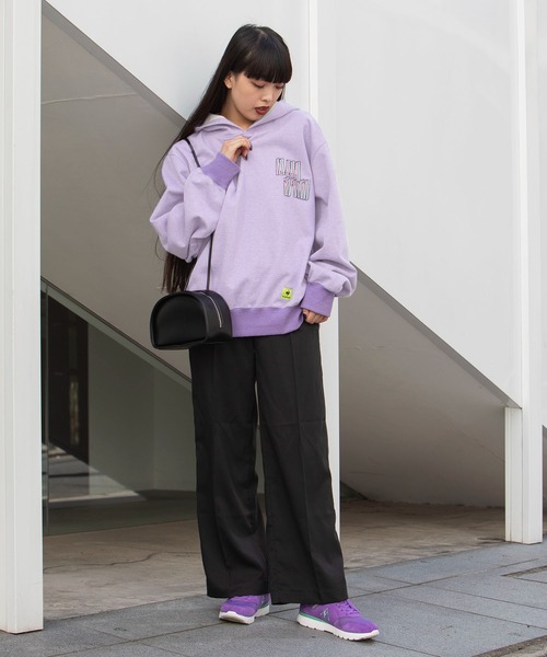 le coq sportif(ルコックスポルティフ)の「【池田エライザコラボ】LA セーヌ II ワイド EZ / LA SEINE II WIDE EZ シューズ スニーカー 靴 スポーツウェア(スニーカー・レディース・パープル/ベージュ・23.0cm/25.0cm/23.5cm/24.0cm/22.5cm/24.5cm)」の17枚目の写真