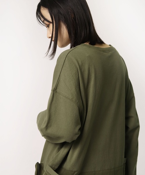 nappalm(ナップパーム)の「【 nappalm / ナップパーム 】 ビックシルエット ポケットロンT 406920190 NPP(Tシャツ/カットソー・レディース・カーキ/ナチュラル/ブラック/ネイビー・FREE)」の18枚目の写真