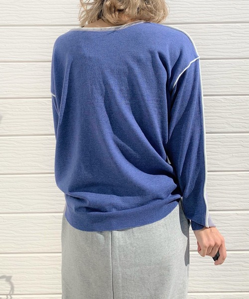 Q（キュー）の「バイカラーパイピングニット（ニット/セーター・レディース・アイボリー/ラベンダー・MEDIUM）」の2枚目の写真