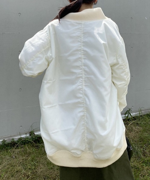 AS KNOW AS PINKY（アズノゥアズピンキー）の「ミリタリー見せスタイル ロングMA-1（ミリタリージャケット・レディース・ブラック/レッド/オフホワイト/カーキ・FREE）」の6枚目の写真