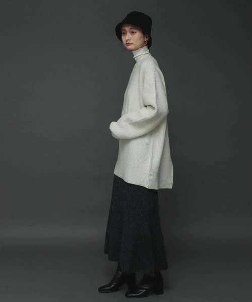 SENSE OF PLACE by URBAN RESEARCH（センスオブプレイスバイアーバンリサーチ）の「ストレッチアルパカバックスリットセーター（ニット/セーター・レディース・カーキ/ブラック/アイボリー・ONE）」の4枚目の写真