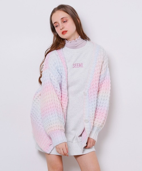 Seemi. byNICECLAUP（ シーミーバイナイスクラップ）の「マルチカラーニットカーディガン（カーディガン/ボレロ・レディース・レインボー/ピンク系その他・FREE）」の2枚目の写真