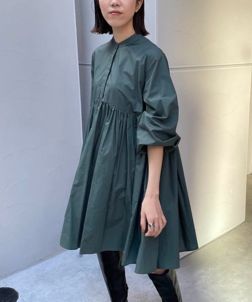 CAPRICIEUX LE'MAGE（カプリシューレマージュ）の「ギャザーチュニックシャツ（チュニック・レディース・ブラック/ホワイト/グリーン・FREE）」の3枚目の写真