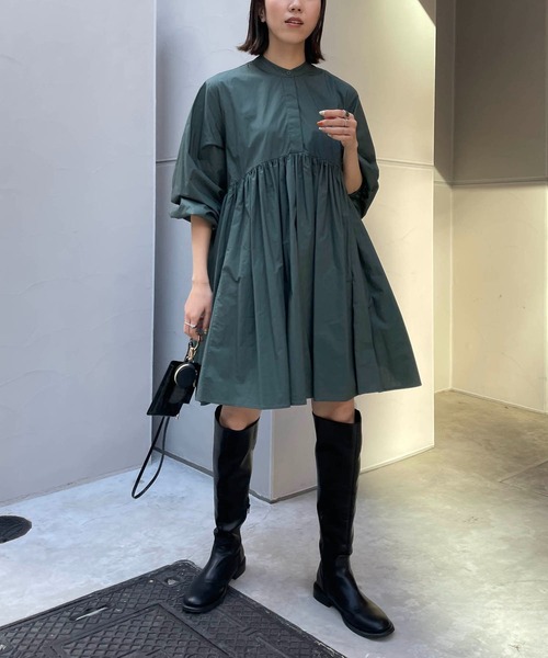 CAPRICIEUX LE'MAGE（カプリシューレマージュ）の「ギャザーチュニックシャツ（チュニック・レディース・ブラック/ホワイト/グリーン・FREE）」の16枚目の写真