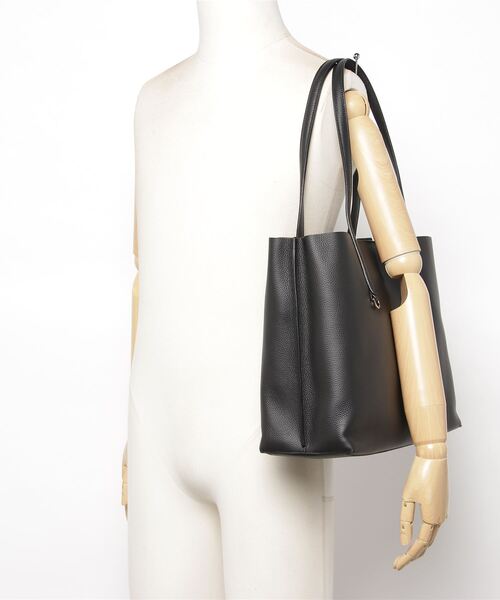 COCCINELLE（コチネレ）の「《COCCINELLE/コチネレ》MATINNE SHOPPING（トートバッグ・レディース・ブラック系その他/ブルー系その他・FREE）」の4枚目の写真