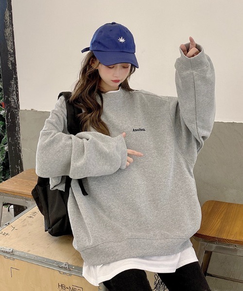 .KOM(ドットコム)の「A'GEM/9 × .kom『.kom/ドットケーオーエム』ビックシルエット ワンポイント フェイクレイヤードスウェットシャツ(スウェット・レディース・インディゴブルー/ブルー/ブラック/グレー・M/L/XL)」の14枚目の写真