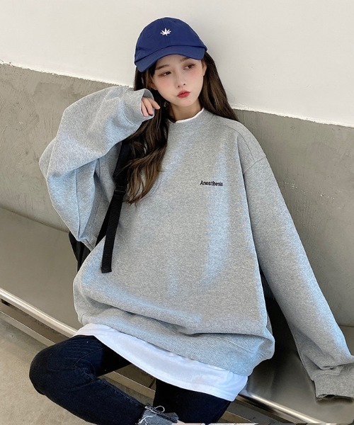 .KOM(ドットコム)の「A'GEM/9 × .kom『.kom/ドットケーオーエム』ビックシルエット ワンポイント フェイクレイヤードスウェットシャツ(スウェット・レディース・インディゴブルー/ブルー/ブラック/グレー・M/L/XL)」の21枚目の写真