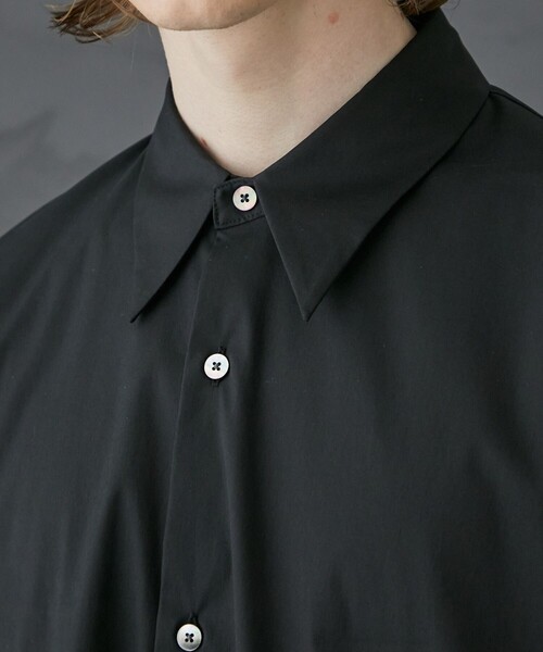 PUBLIC TOKYO（パブリックトウキョウ）の「レイヤードオーバーシャツ（シャツ/ブラウス・メンズ・ホワイト/ブラック・1/2）」の7枚目の写真