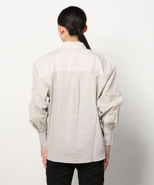 Reebok(リーボック)の「 クラシック ボタンアップ ロングスリーブシャツ / Classics Button-Up Long Sleeve Shirt /(シャツ/ブラウス・レディース・ベージュ系その他/グリーン系その他・MEDIUM/LARGE/SMALL/X-LARGE)」の8枚目の写真