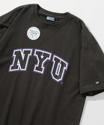 【DISCUS/ディスカス】ビッグシルエット カレッジロゴプリント Tシャツ/【DISCUS × NEW YORK UNIVERSITY】