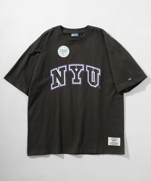 DISCUS(ディスカス)の「【DISCUS/ディスカス】ビッグシルエット カレッジロゴプリント Tシャツ/【DISCUS × NEW YORK UNIVERSITY】(Tシャツ/カットソー・レディース・オフホワイト/スミクロ・M/L)」の3枚目の写真