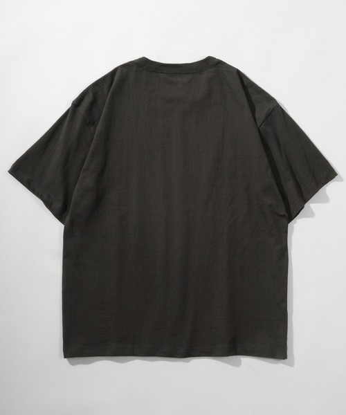 DISCUS(ディスカス)の「【DISCUS/ディスカス】ビッグシルエット カレッジロゴプリント Tシャツ/【DISCUS × NEW YORK UNIVERSITY】(Tシャツ/カットソー・レディース・オフホワイト/スミクロ・M/L)」の4枚目の写真