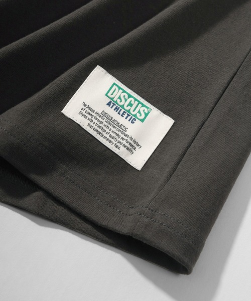 DISCUS(ディスカス)の「【DISCUS/ディスカス】ビッグシルエット カレッジロゴプリント Tシャツ/【DISCUS × NEW YORK UNIVERSITY】(Tシャツ/カットソー・レディース・オフホワイト/スミクロ・M/L)」の8枚目の写真