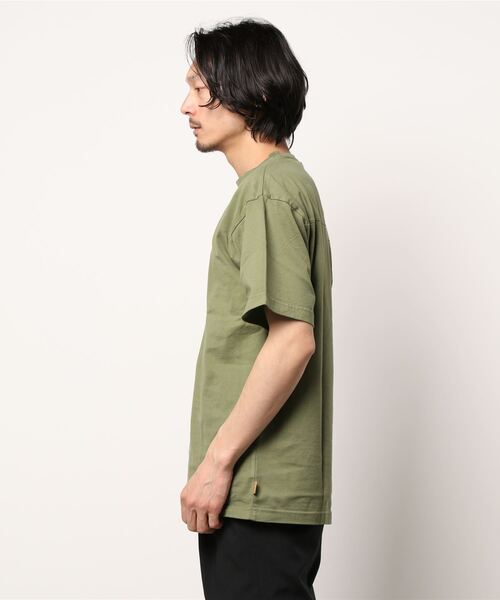 291295=HOMME(ニーキューイチニーキューゴーオム)の「【291295=HOMME 】 製品染め クルーネック SS TEE/Tシャツ(Tシャツ/カットソー・メンズ・ベージュ/カーキ/ブルー系その他/レンガ・2/3)」の5枚目の写真