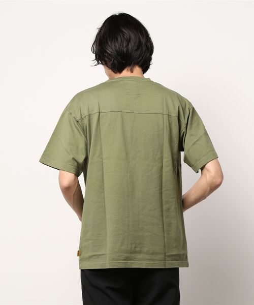 291295=HOMME(ニーキューイチニーキューゴーオム)の「【291295=HOMME 】 製品染め クルーネック SS TEE/Tシャツ(Tシャツ/カットソー・メンズ・ベージュ/カーキ/ブルー系その他/レンガ・2/3)」の6枚目の写真