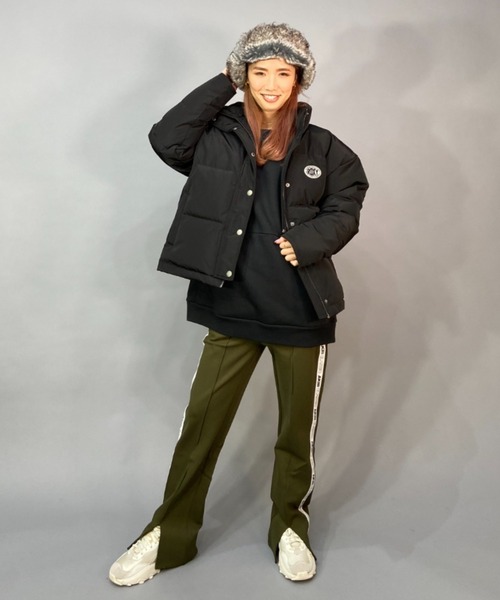 ROXY(ロキシー)の「ROXY SKATE/ロキシースケート ビッグシルエット/オーバーサイズ /無地/総柄ワンポイントロゴダウンジャケット RJK224601T(ダウンジャケット/コート・レディース・グリーン/マルチ/ブラック・L/M)」の13枚目の写真