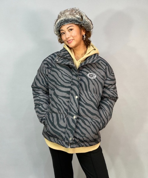 ROXY(ロキシー)の「ROXY SKATE/ロキシースケート ビッグシルエット/オーバーサイズ /無地/総柄ワンポイントロゴダウンジャケット RJK224601T(ダウンジャケット/コート・レディース・グリーン/マルチ/ブラック・L/M)」の19枚目の写真