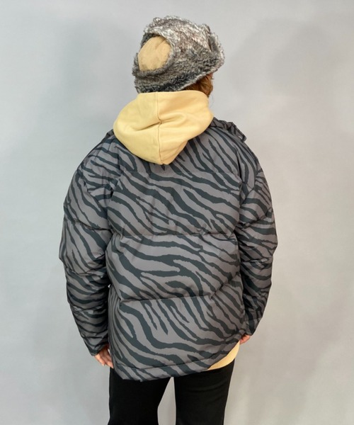 ROXY(ロキシー)の「ROXY SKATE/ロキシースケート ビッグシルエット/オーバーサイズ /無地/総柄ワンポイントロゴダウンジャケット RJK224601T(ダウンジャケット/コート・レディース・グリーン/マルチ/ブラック・L/M)」の20枚目の写真