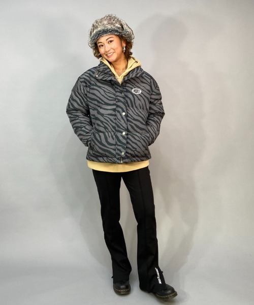 ROXY(ロキシー)の「ROXY SKATE/ロキシースケート ビッグシルエット/オーバーサイズ /無地/総柄ワンポイントロゴダウンジャケット RJK224601T(ダウンジャケット/コート・レディース・グリーン/マルチ/ブラック・L/M)」の21枚目の写真