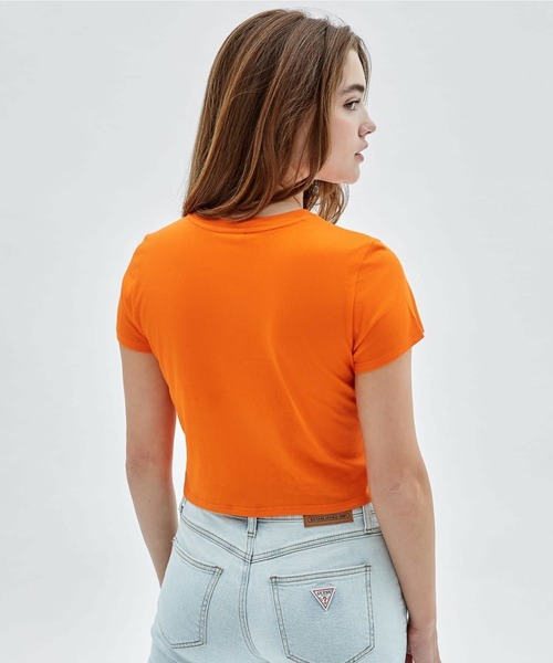 Guess（ゲス）の「GUESS Originals Grid Baby Tee（Tシャツ/カットソー・レディース・オレンジ/ピンク/ブラック/ブルー・MEDIUM/SMALL/X-SMALL）」の12枚目の写真