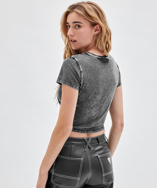 Guess（ゲス）の「GUESS Originals Grid Baby Tee（Tシャツ/カットソー・レディース・オレンジ/ピンク/ブラック/ブルー・MEDIUM/SMALL/X-SMALL）」の16枚目の写真