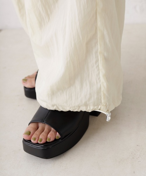 Kastane（カスタネ）の「裾ドロストナイロンパンツ（カーゴパンツ・レディース・アイボリー/ブラック/カーキ・FREE）」の13枚目の写真