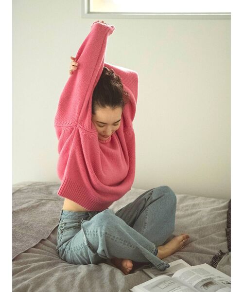 Ungrid（アングリッド）の「ハイネックボリュームカラーニット（ニット/セーター・レディース・レッド/ピンク/ブルー/アイボリー・FREE）」の6枚目の写真