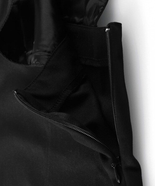 BRANSHES(ブランシェス)の「Vカッティングジャンパースカート(ジャンパースカート・キッズ・ブラック/ライトベージュ・120/130/150/160/110/140)」の15枚目の写真