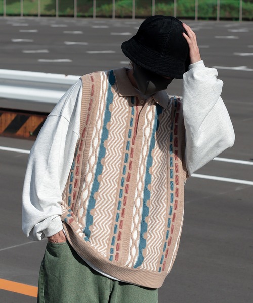 Perushu（ペルーシュ）の「クレイジーレトロニットポロベスト（ベスト・メンズ・ベージュ/グリーン/ボルドー・MEDIUM/LARGE）」の2枚目の写真