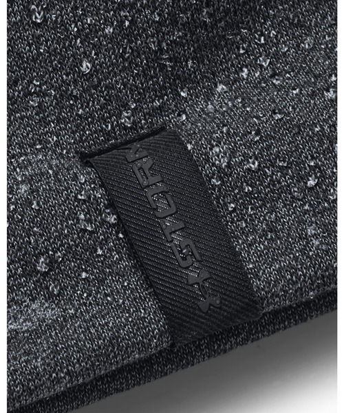 UNDER ARMOUR（アンダーアーマー）の「UAストーム フリース ツイスト ビーニー（トレーニング/メンズ）（ニットキャップ/ビーニー・メンズ・ホワイト/チャコールグレー・ONESIZE）」の7枚目の写真