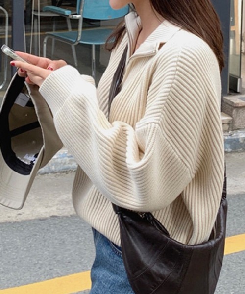 DAY CLOSET（デイ クローゼット）の「【2WAY可能/ハイネックorハーフジップ】長袖ノームコアドロップショルダーリブニットセーター 秋冬 レディース（ニット/セーター・レディース・クリーム/ネイビー/ピンク・ONE SIZE）」の8枚目の写真