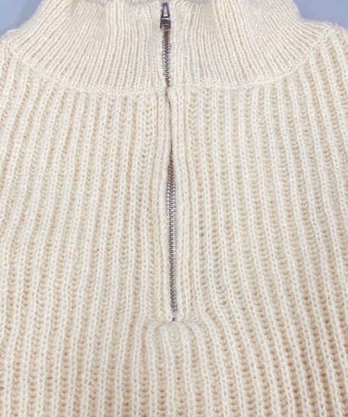 DAY CLOSET（デイ クローゼット）の「【2WAY可能/ハイネックorハーフジップ】長袖ノームコアドロップショルダーリブニットセーター 秋冬 レディース（ニット/セーター・レディース・クリーム/ネイビー/ピンク・ONE SIZE）」の4枚目の写真